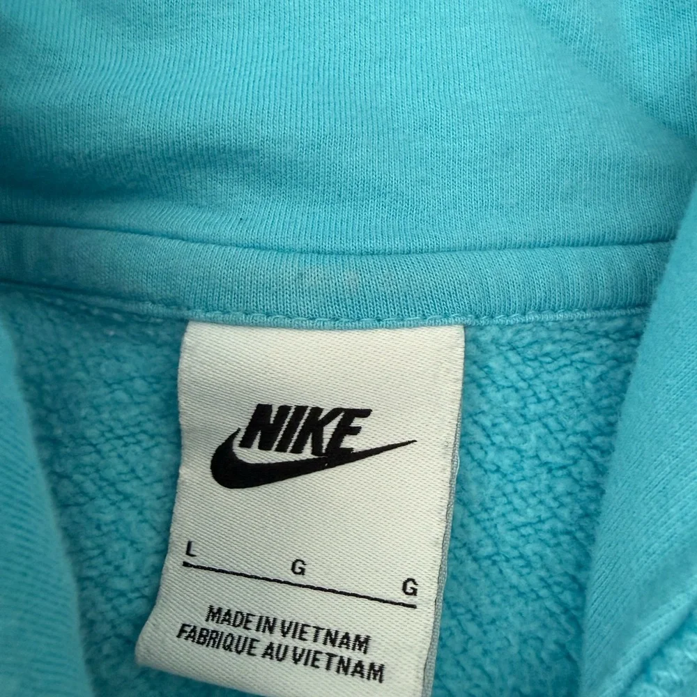 Nike Turquoise Pullover Hoodie with Black Swoosh Tag - Picture 2 of 2